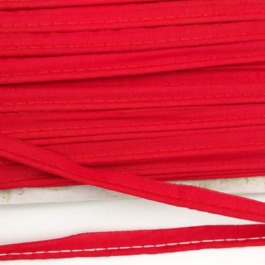 3 Yards, 5mm Flanged Insertion Piping on 10mm Band, Red Fabric Trim